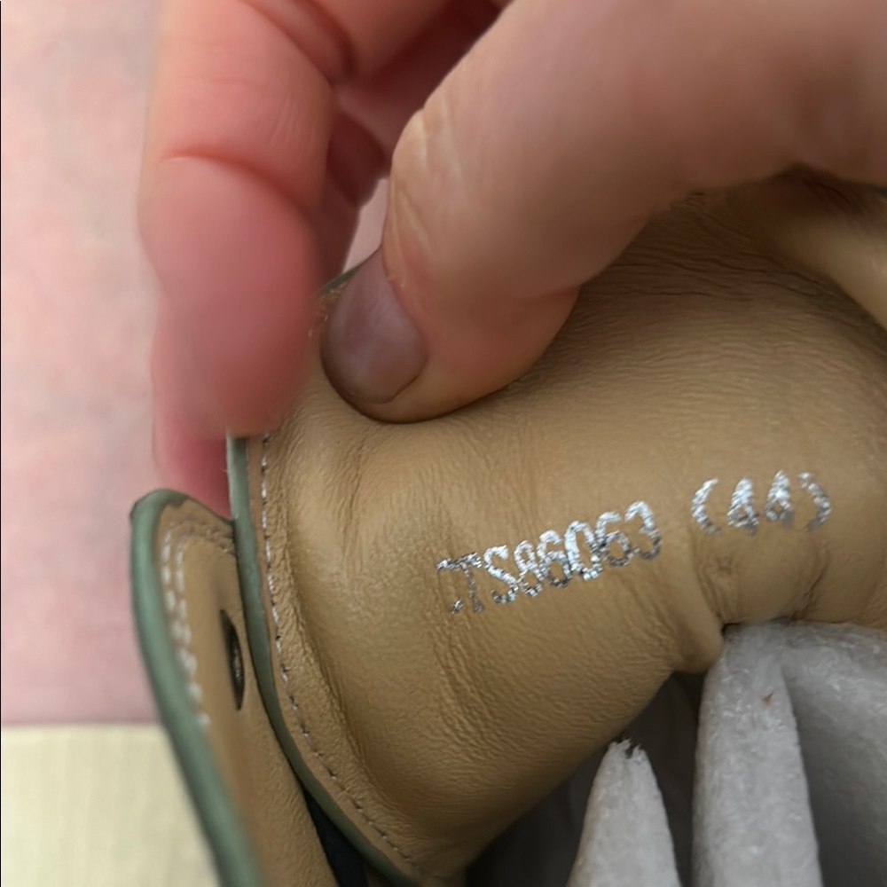 Gucci Tiger Print High-Top Sneakers - Multicolor - Picture 6 of 9
